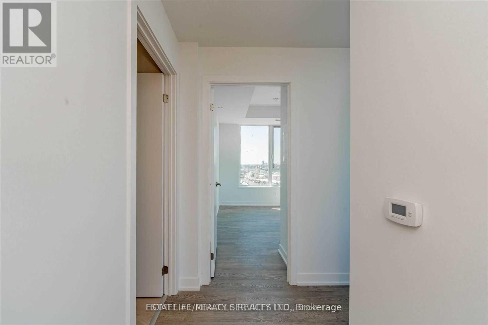 1928 Lakeshore Boulevard W, Toronto, Ontario  M6S 1A1 - Photo 18 - W13654568