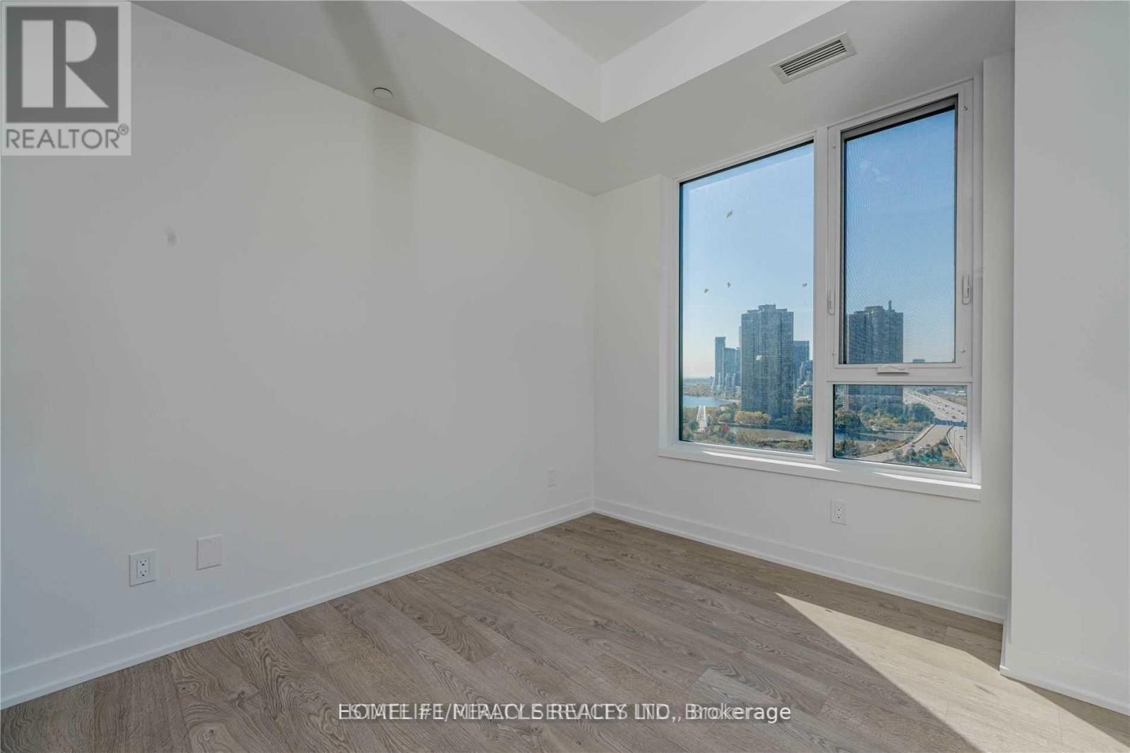 1928 Lakeshore Boulevard W, Toronto, Ontario  M6S 1A1 - Photo 21 - W13654568