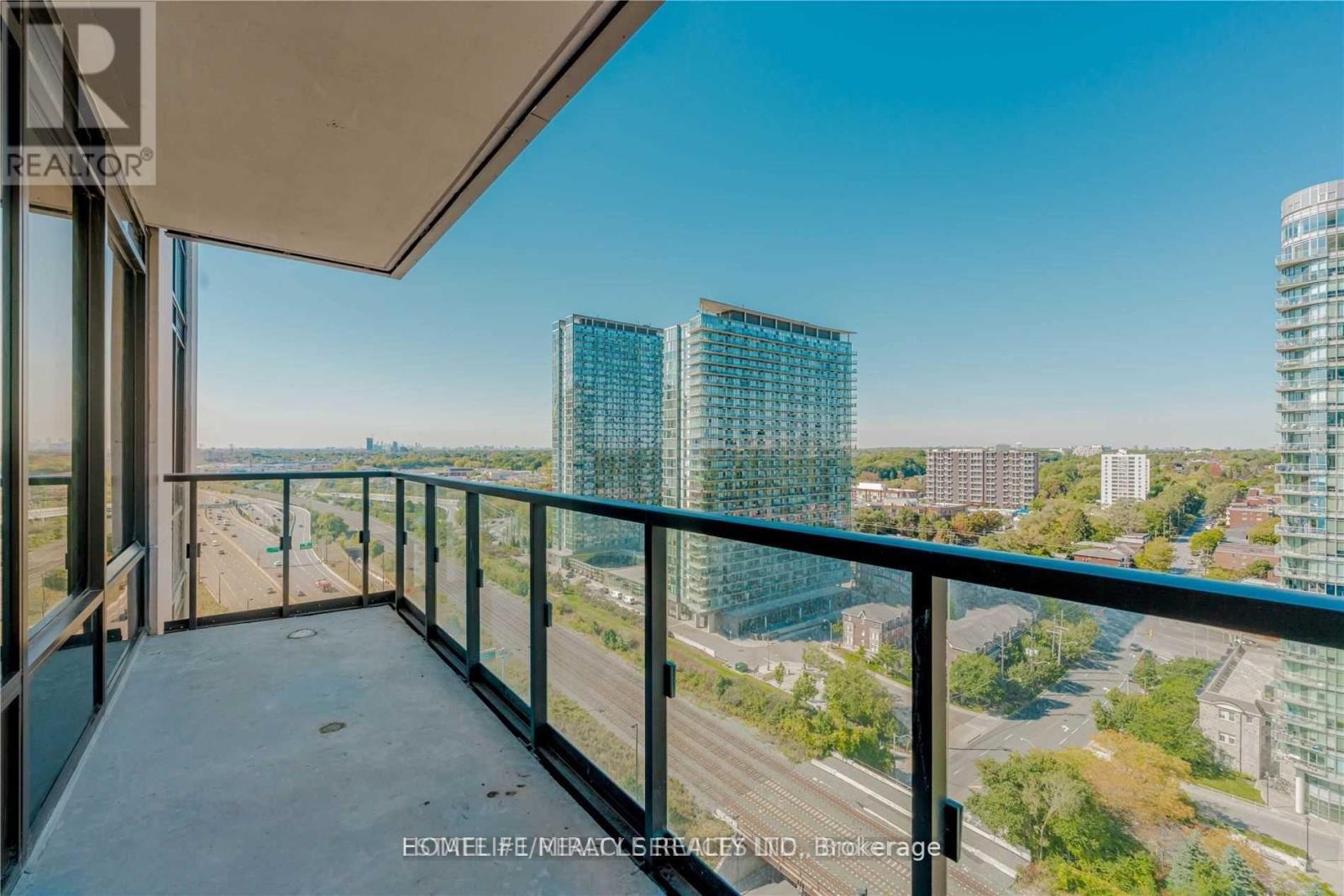 1928 Lakeshore Boulevard W, Toronto, Ontario  M6S 1A1 - Photo 27 - W13654568
