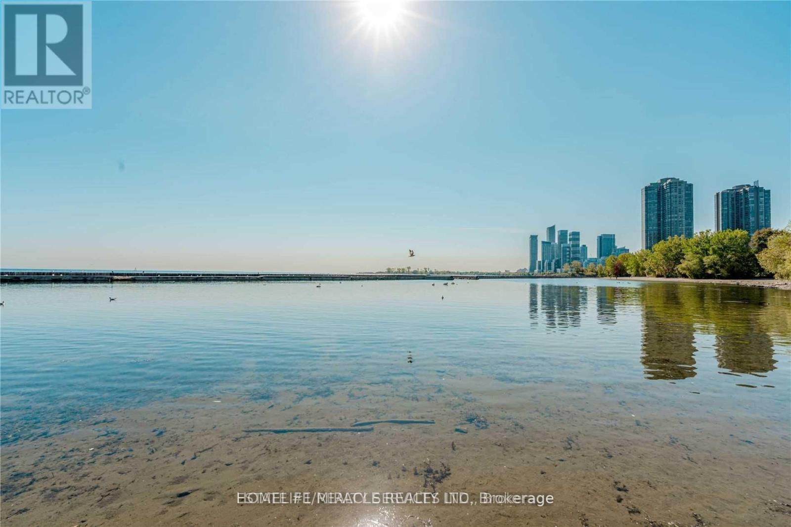 1928 Lakeshore Boulevard W, Toronto, Ontario  M6S 1A1 - Photo 32 - W13654568