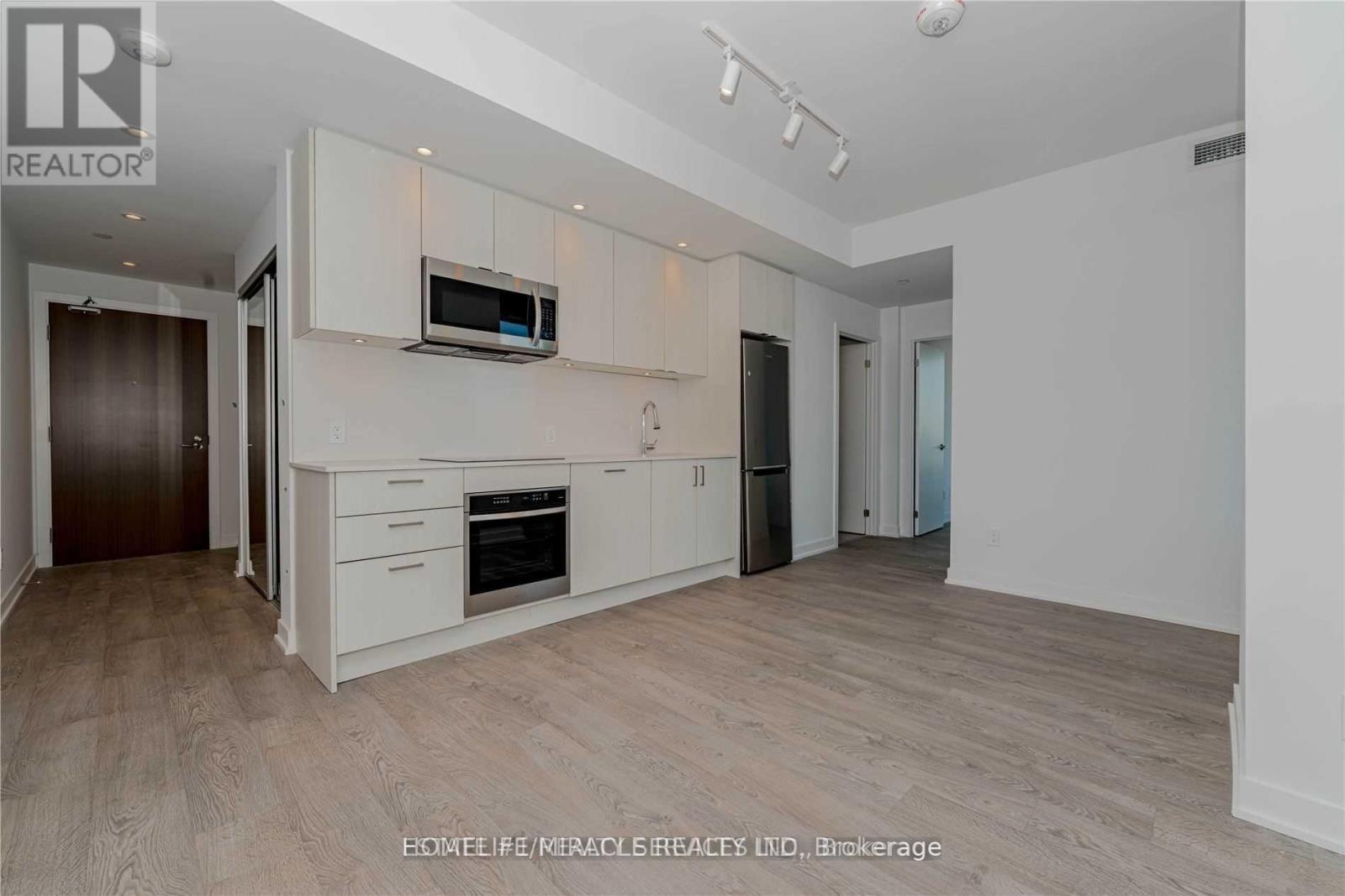 1928 Lakeshore Boulevard W, Toronto, Ontario  M6S 1A1 - Photo 9 - W13654568