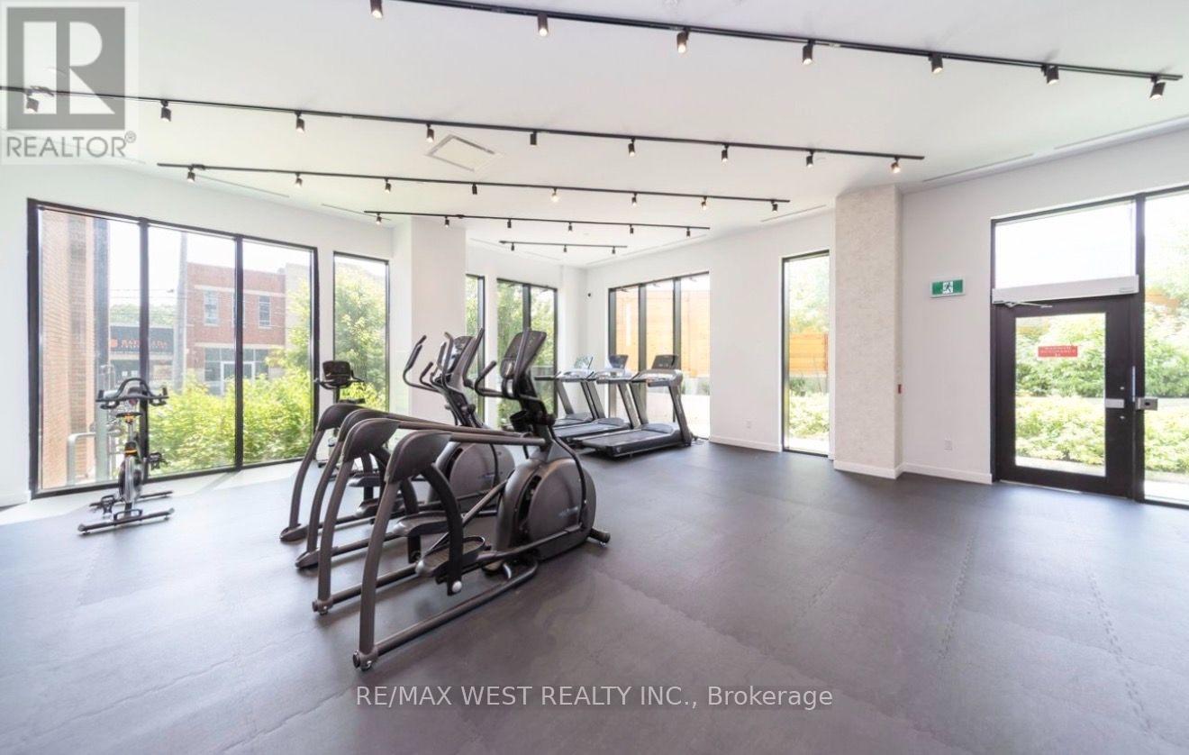 211 - 2300 St Clair Avenue W, Toronto, Ontario  M6N 0B3 - Photo 14 - W13654580