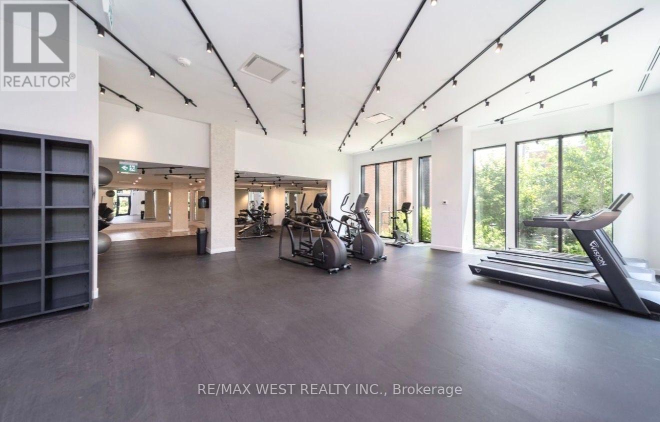 211 - 2300 St Clair Avenue W, Toronto, Ontario  M6N 0B3 - Photo 15 - W13654580