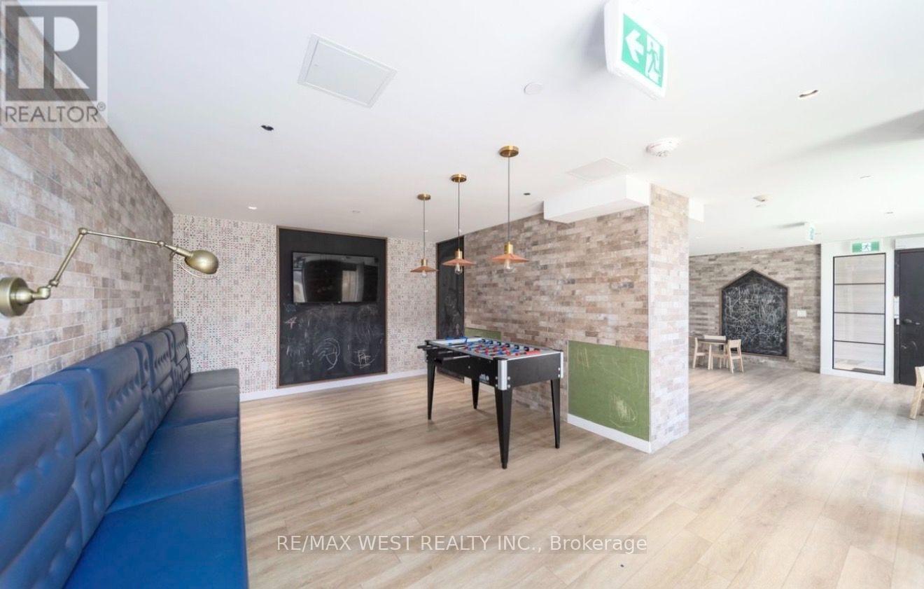 211 - 2300 St Clair Avenue W, Toronto, Ontario  M6N 0B3 - Photo 19 - W13654580