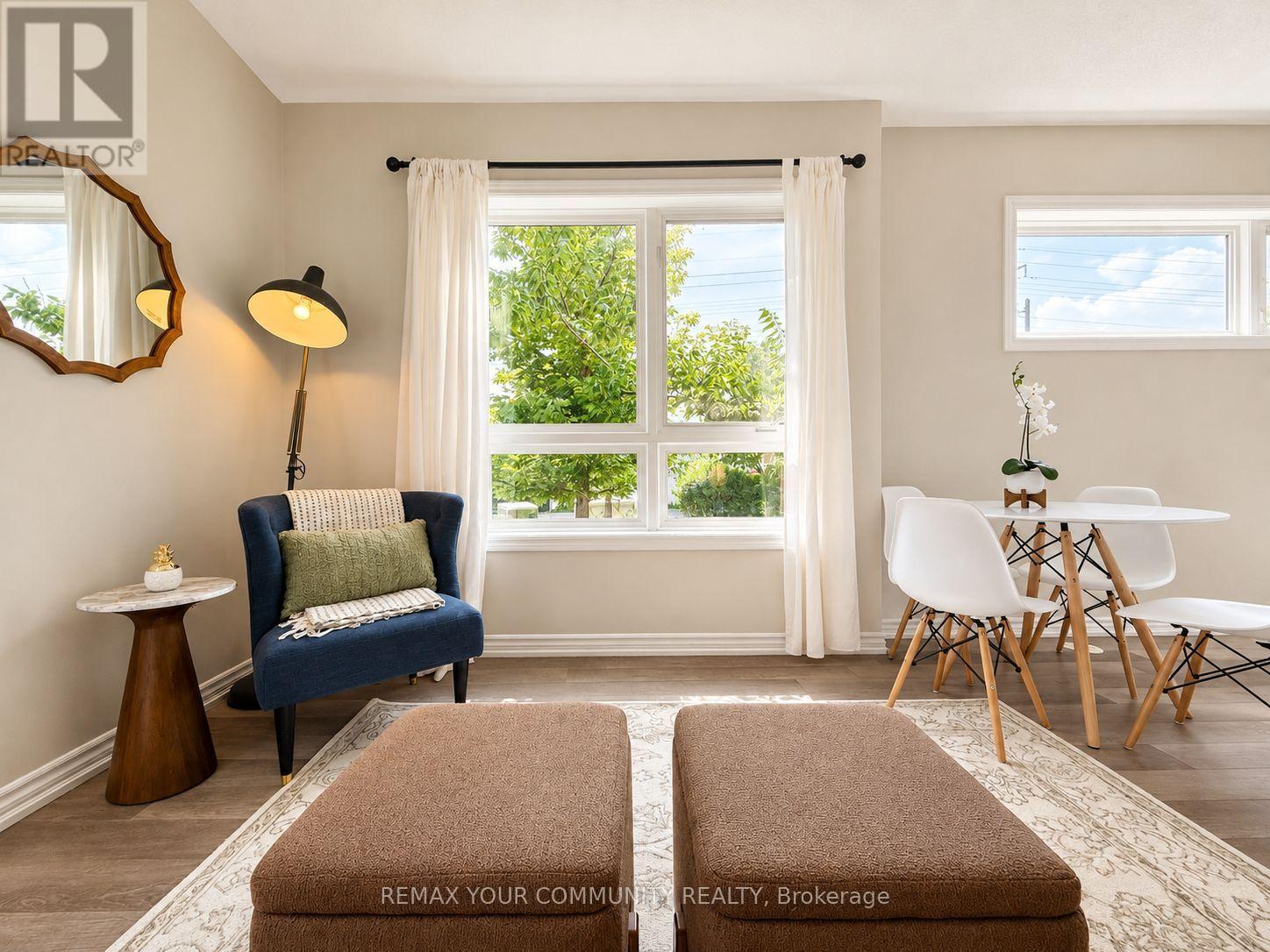 2 - 90 Caledonia Park Road, Toronto, Ontario  M6H 0B1 - Photo 4 - W13625688