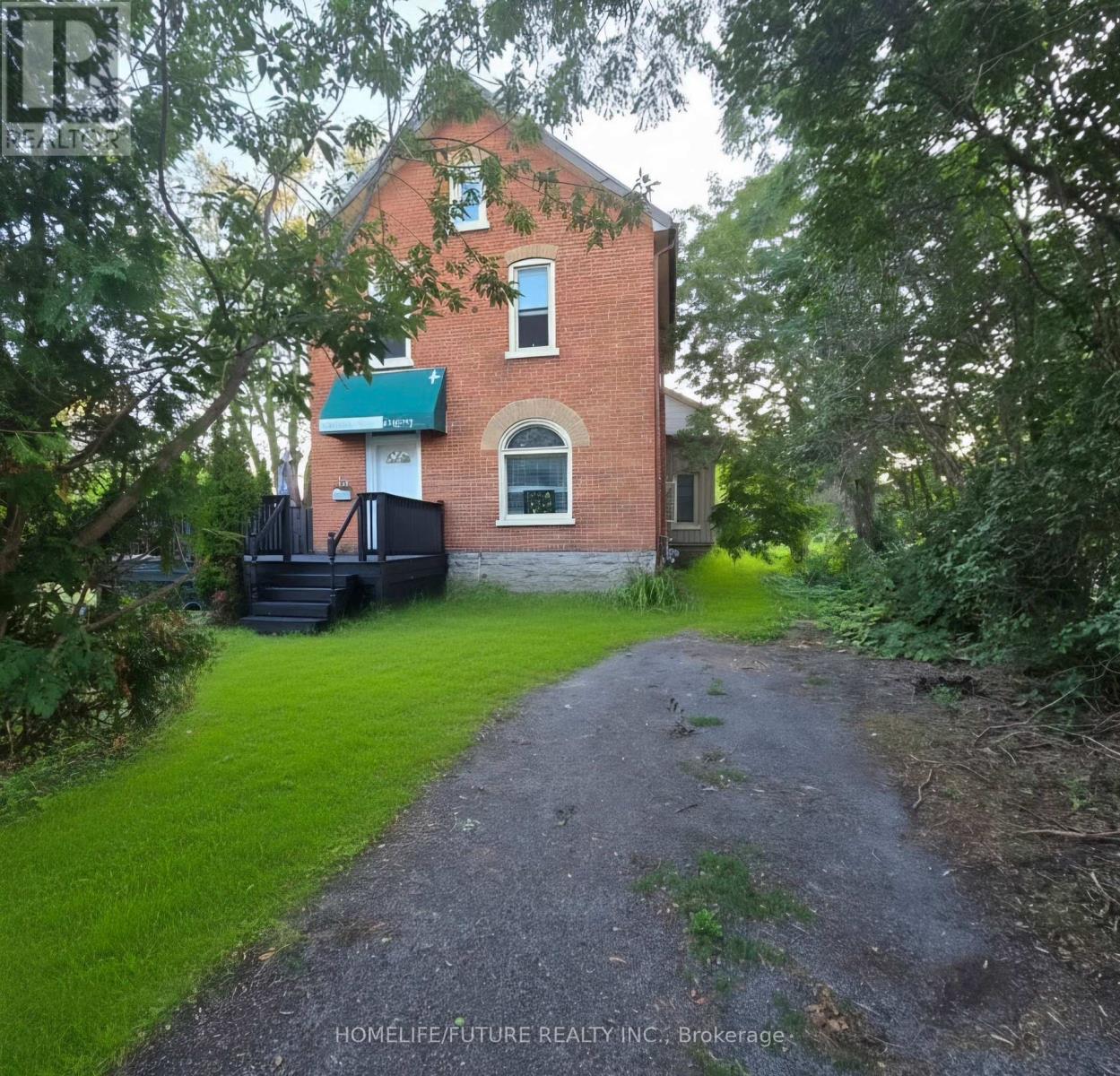 B - 16 Highland Avenue, Belleville, Ontario K8P 3R1 - Photo 2 - X13654562
