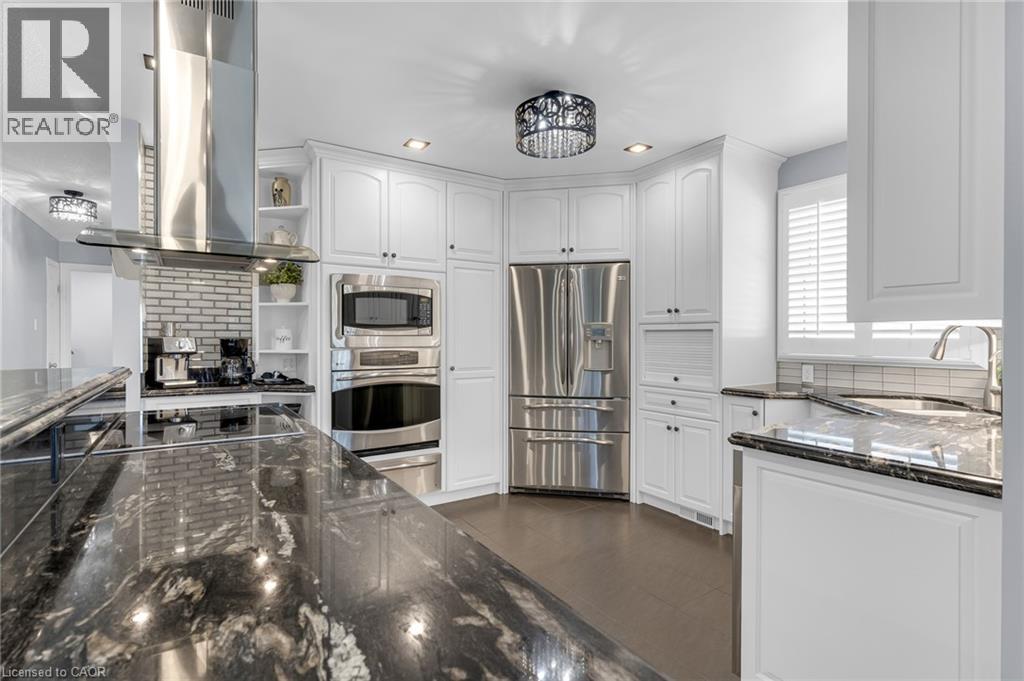 21 Samuel Road, Grimsby, Ontario  L3M 4R6 - Photo 7 - 40852905