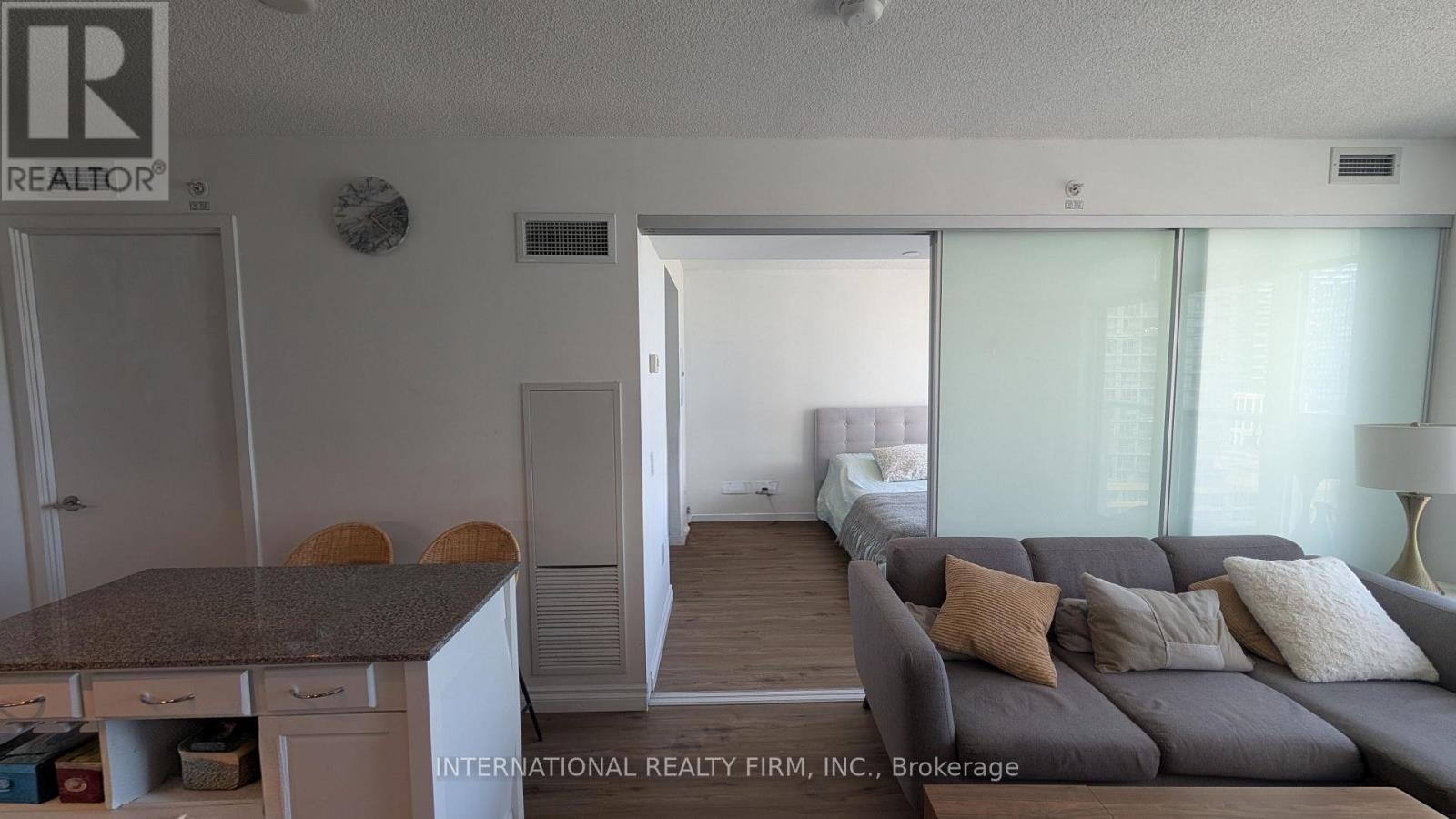2110 - 85 Queens Wharf Road, Toronto, Ontario M5V 0J9 - Photo 6 - C13639764