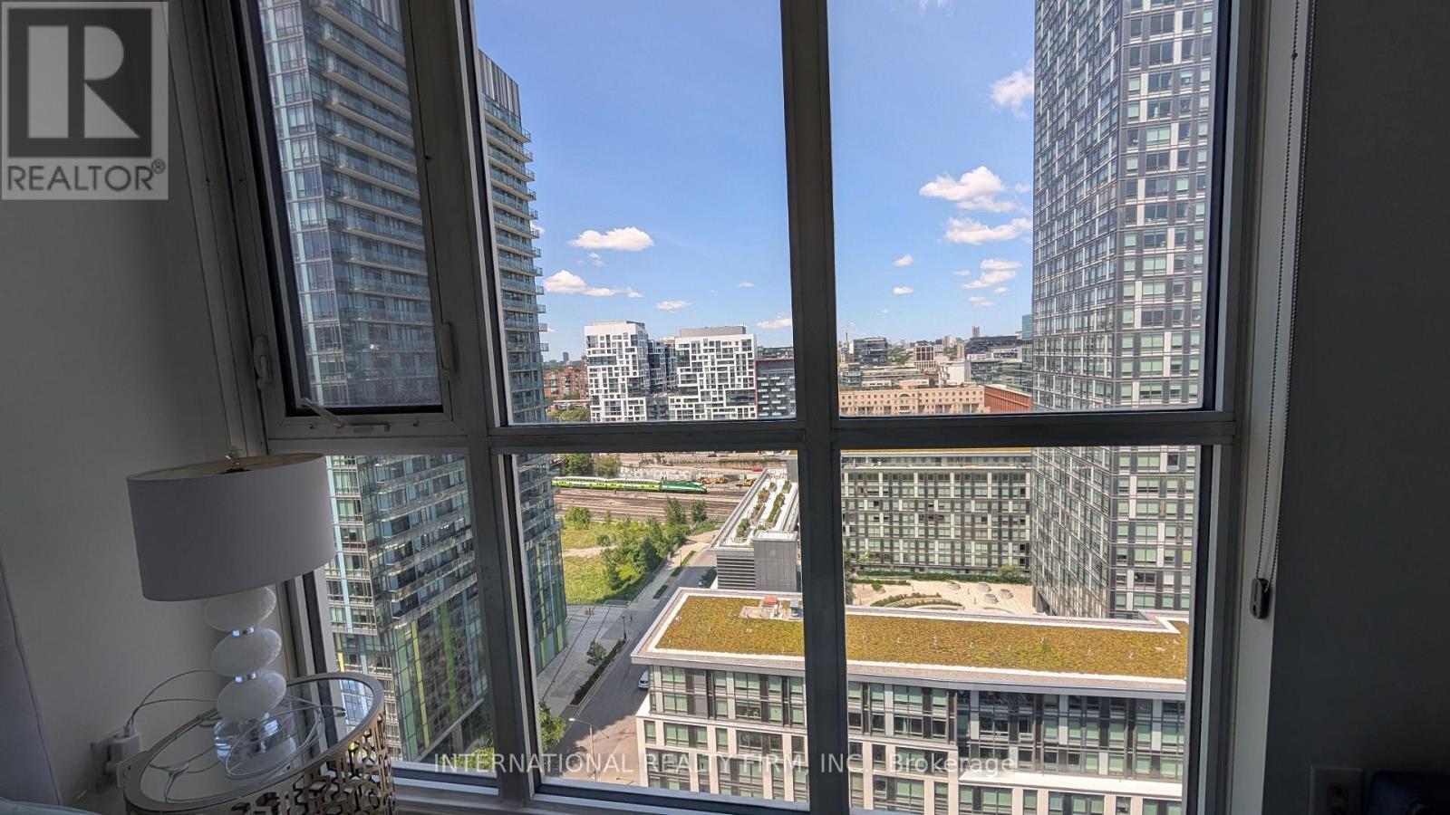2110 - 85 Queens Wharf Road, Toronto, Ontario M5V 0J9 - Photo 5 - C13639764