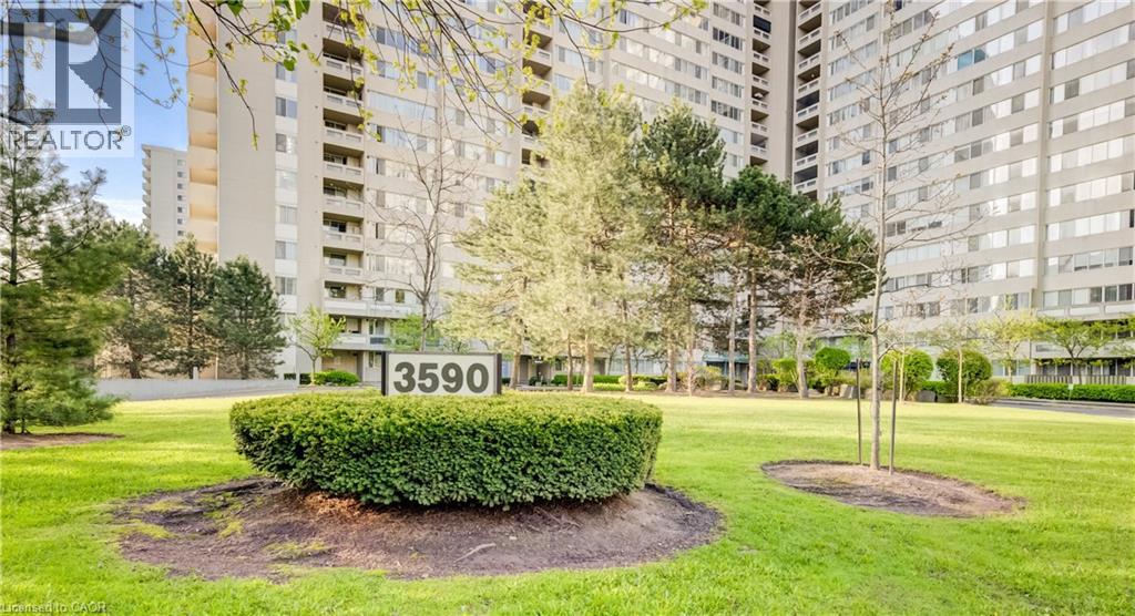 3590 Kaneff Crescent Unit# 2013, Mississauga, Ontario  L5A 3X3 - Photo 2 - 40831168
