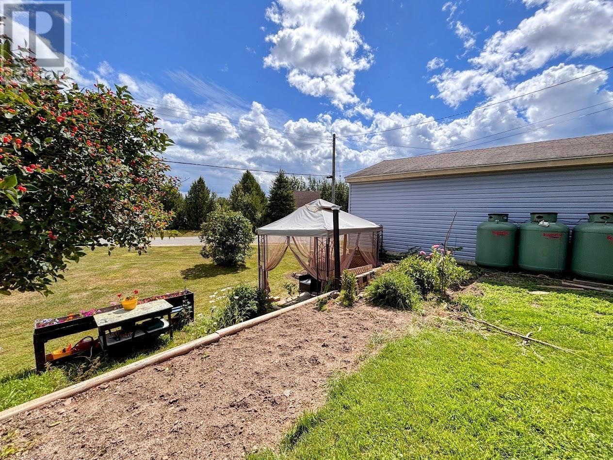 18 Swallow Dr, Manitouwadge, Ontario  P0T 2C0 - Photo 38 - TB2600727