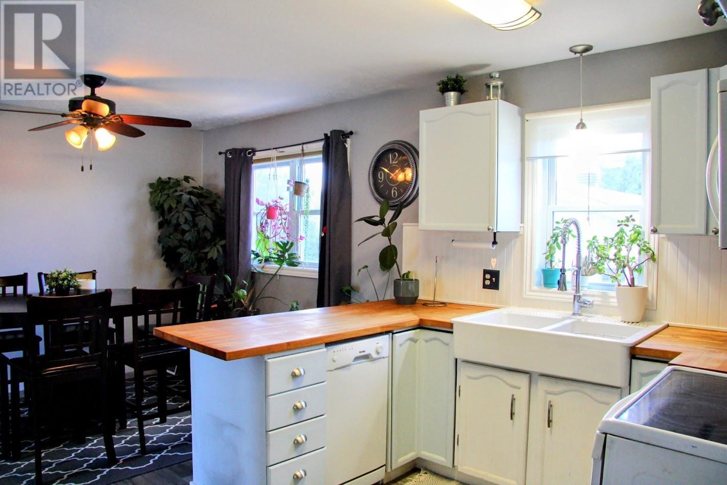 14 Wendego St, Manitouwadge, Ontario  P0T 2C0 - Photo 4 - TB2601844