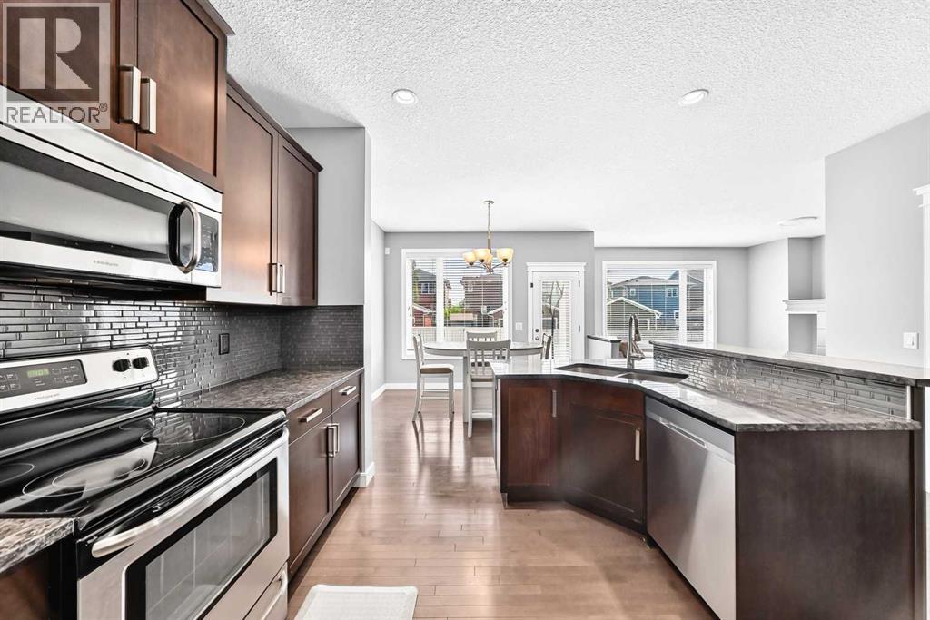 29 Redstone Manor, Calgary, Alberta  T3N 0J7 - Photo 6 - A2332536