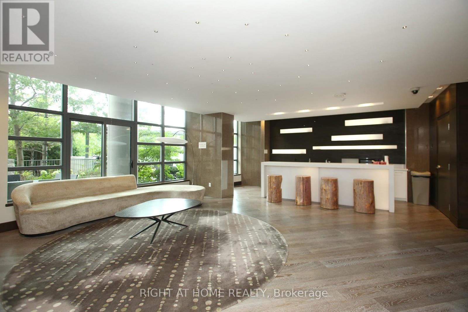 303 - 35 Brian Peck Crescent, Toronto, Ontario  M4G 0A5 - Photo 8 - C13654588
