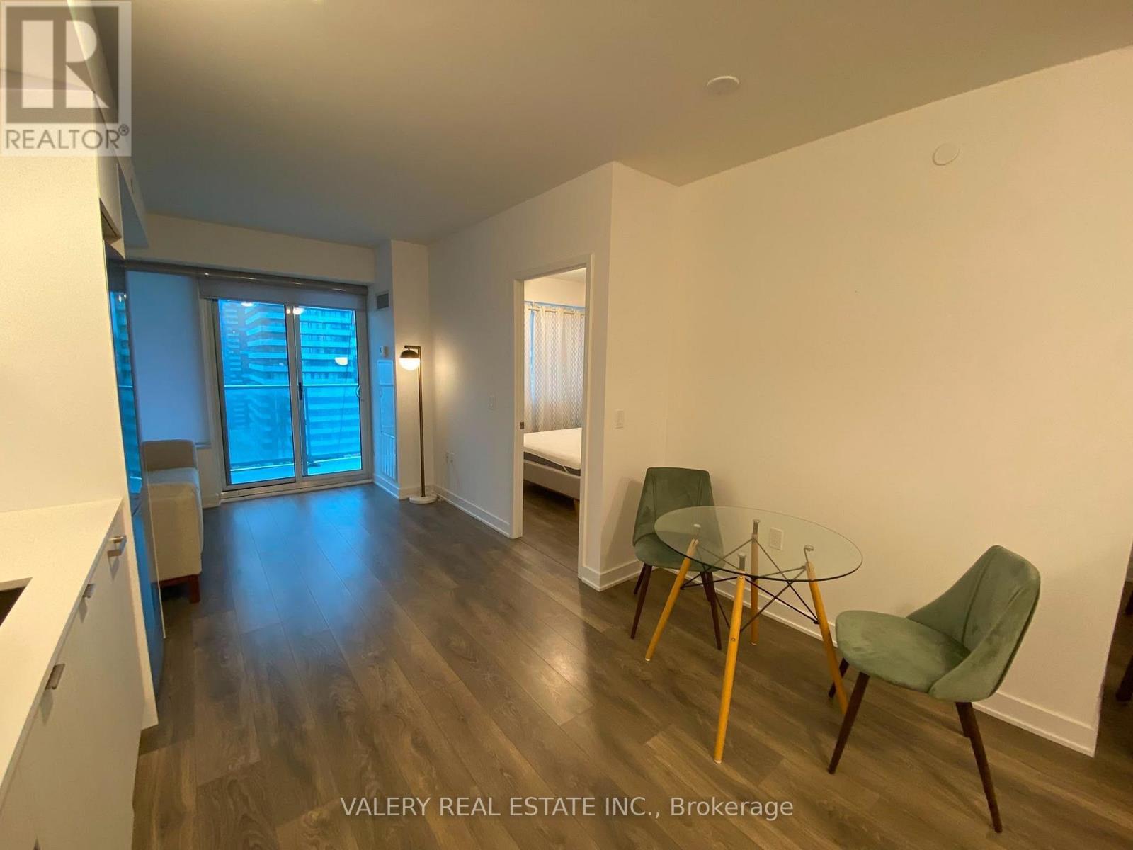 2205 - 195 Redpath Avenue, Toronto, Ontario M4P 0E4 - Photo 4 - C13654600