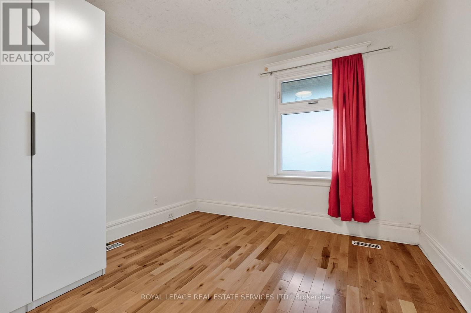 2 - 673 Woodbine Avenue, Toronto, Ontario  M4E 2J3 - Photo 15 - E13654620