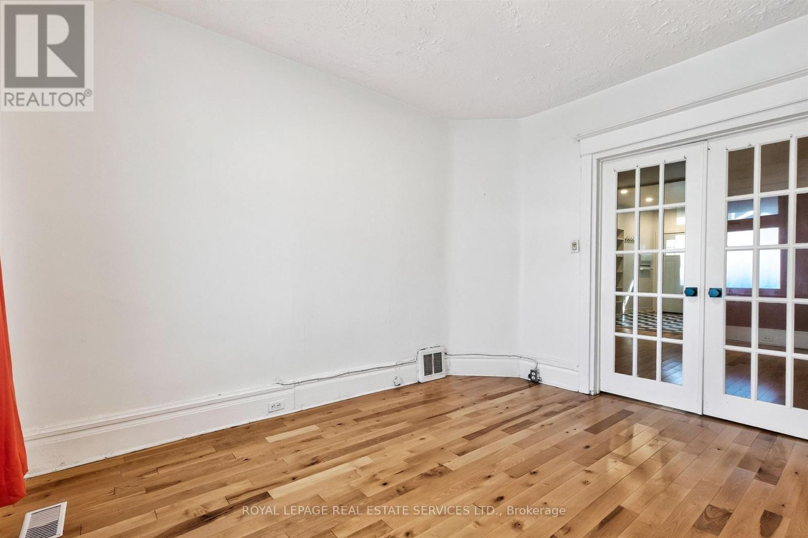 2 - 673 Woodbine Avenue, Toronto, Ontario  M4E 2J3 - Photo 17 - E13654620