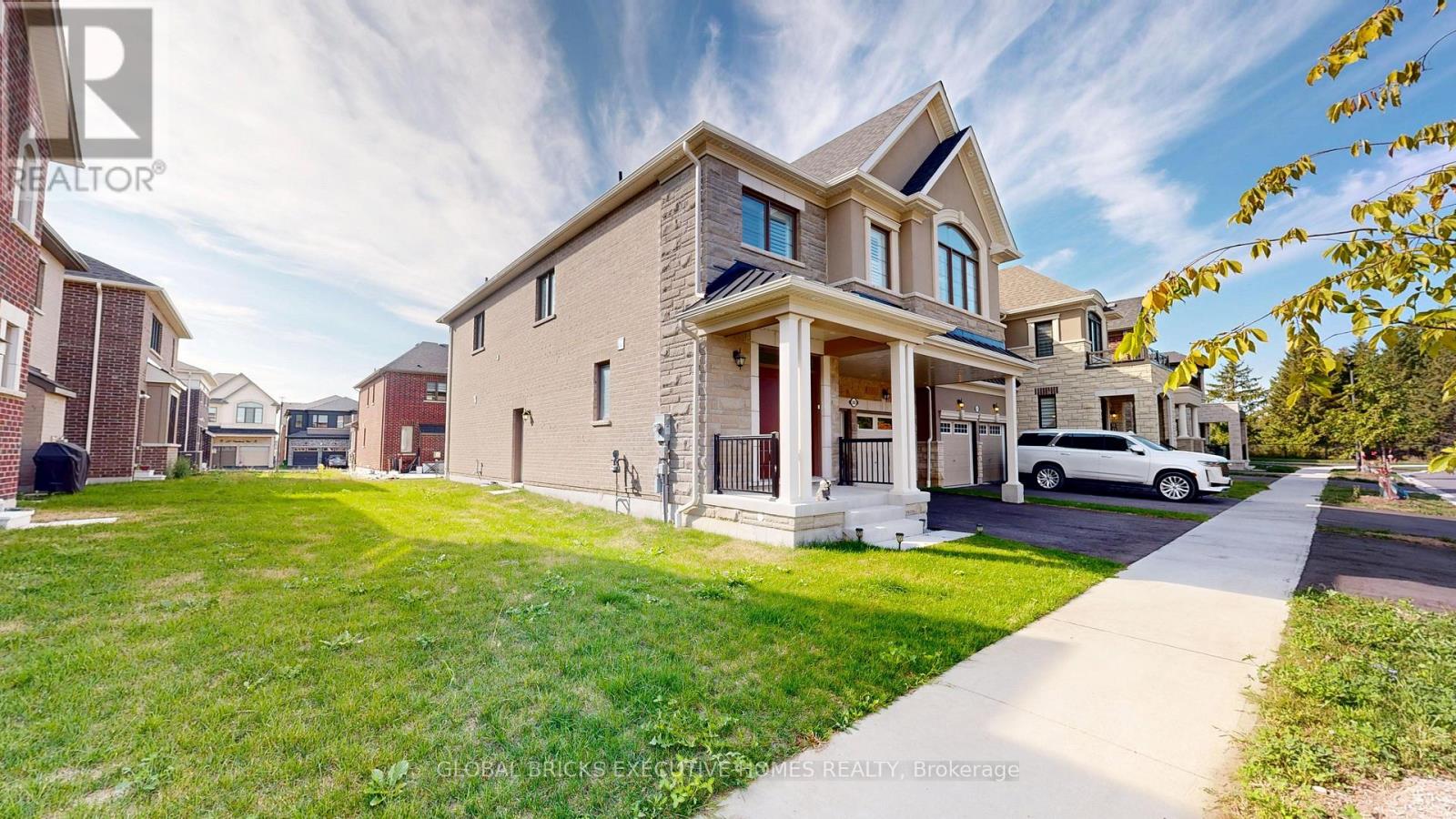 2885 Foxden Square, Pickering, Ontario  L1X 0N9 - Photo 2 - E13654644