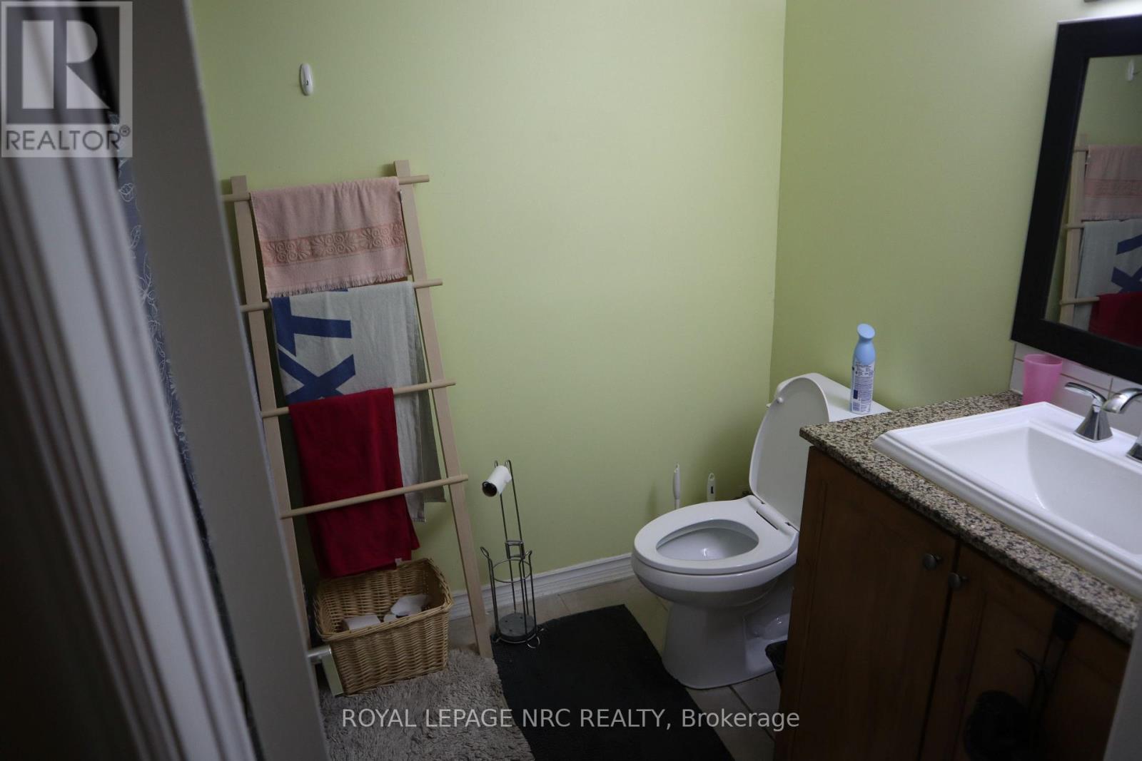 28 Dulverton Drive, Brampton, Ontario  L7A 0P3 - Photo 7 - W13654614