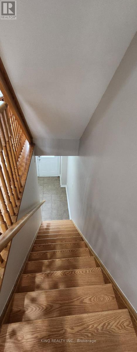86 Magdalene Crescent S, Brampton, Ontario  L6Z 0G9 - Photo 2 - W13654616