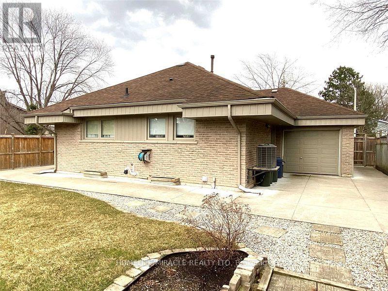 46 Alpha Mills Road, Mississauga, Ontario  L5N 1H6 - Photo 2 - W13654618