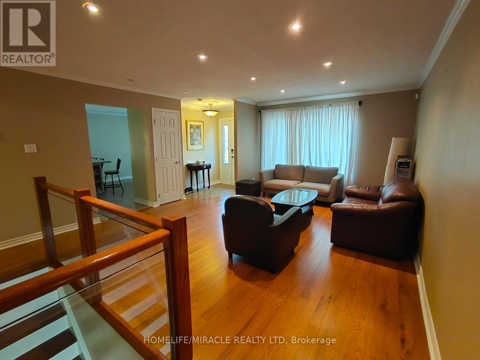 46 Alpha Mills Road, Mississauga, Ontario  L5N 1H6 - Photo 5 - W13654618