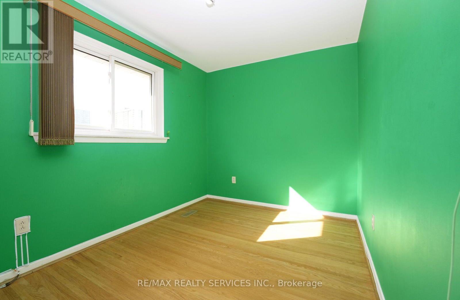 79 Cloverdale Drive, Brampton, Ontario  L6T 2T5 - Photo 24 - W13654624