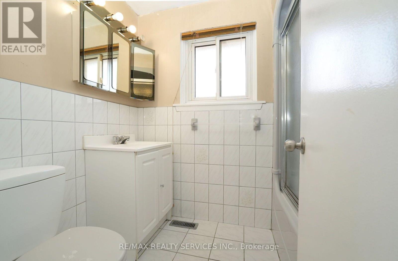 79 Cloverdale Drive, Brampton, Ontario  L6T 2T5 - Photo 29 - W13654624