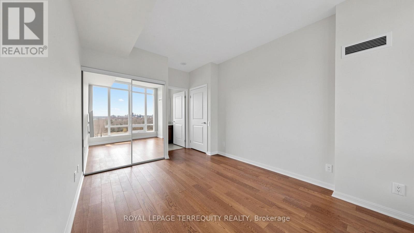 2205 - 15 Windermere Avenue, Toronto, Ontario  M6S 5A2 - Photo 16 - W13654646