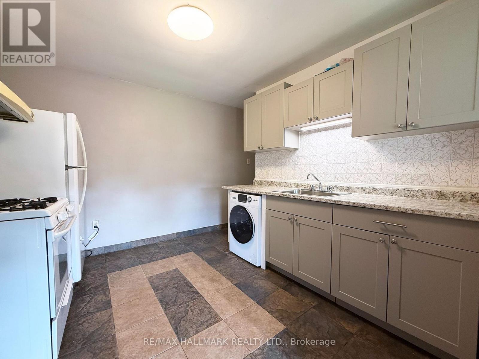 2 Upper - 576 Ossington Avenue S, Toronto, Ontario M6G 3T5 - Photo 7 - C13116136