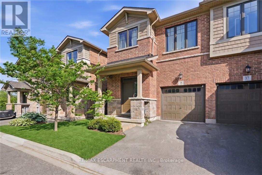35 Pelican Lane, Hamilton, Ontario  L8K 0A4 - Photo 2 - X13654650