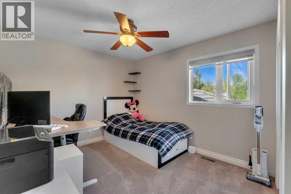 33 Edgevalley Way Nw, Calgary, Alberta  T3A 4X7 - Photo 42 - A2316581