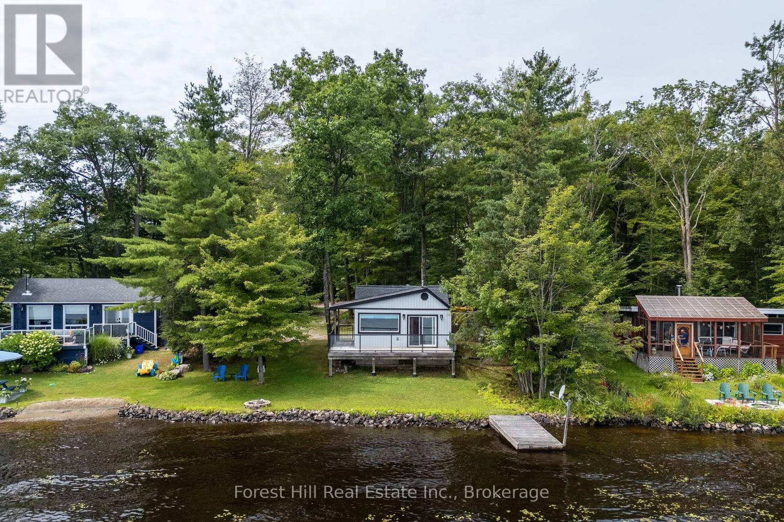 1048 West Black Lake Road, Muskoka Lakes, Ontario  P0C 1M0 - Photo 2 - X13654668