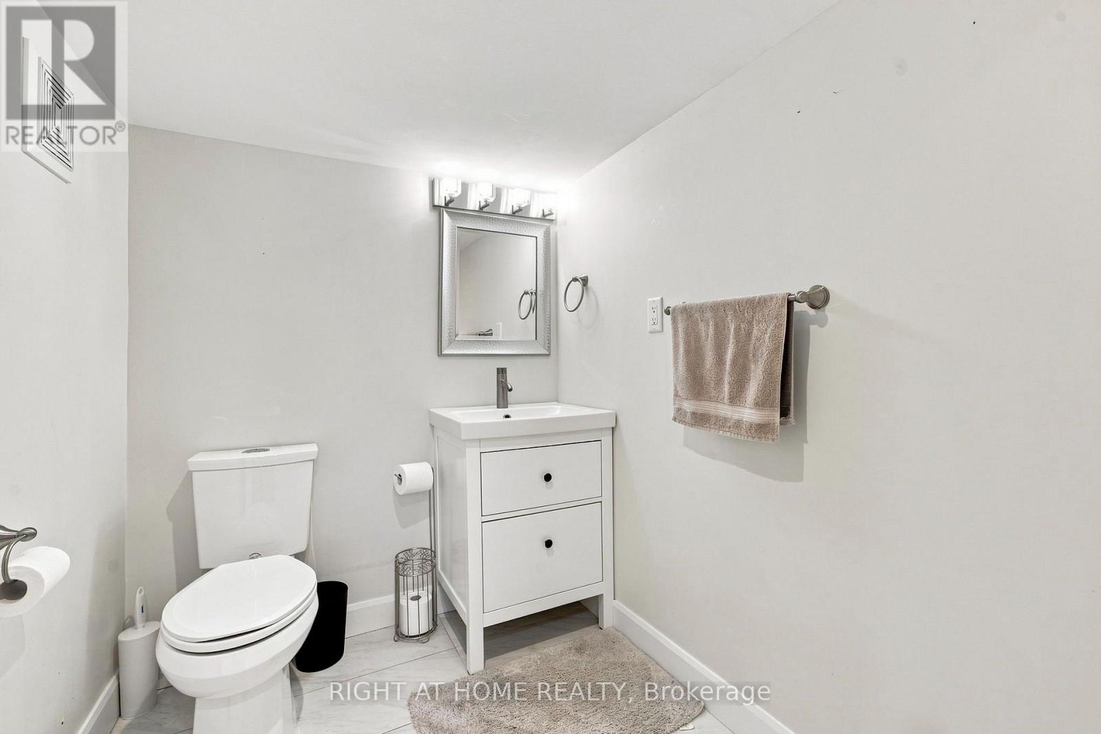374 Salerno Street, Oshawa, Ontario  L1J 6W3 - Photo 18 - E13654666