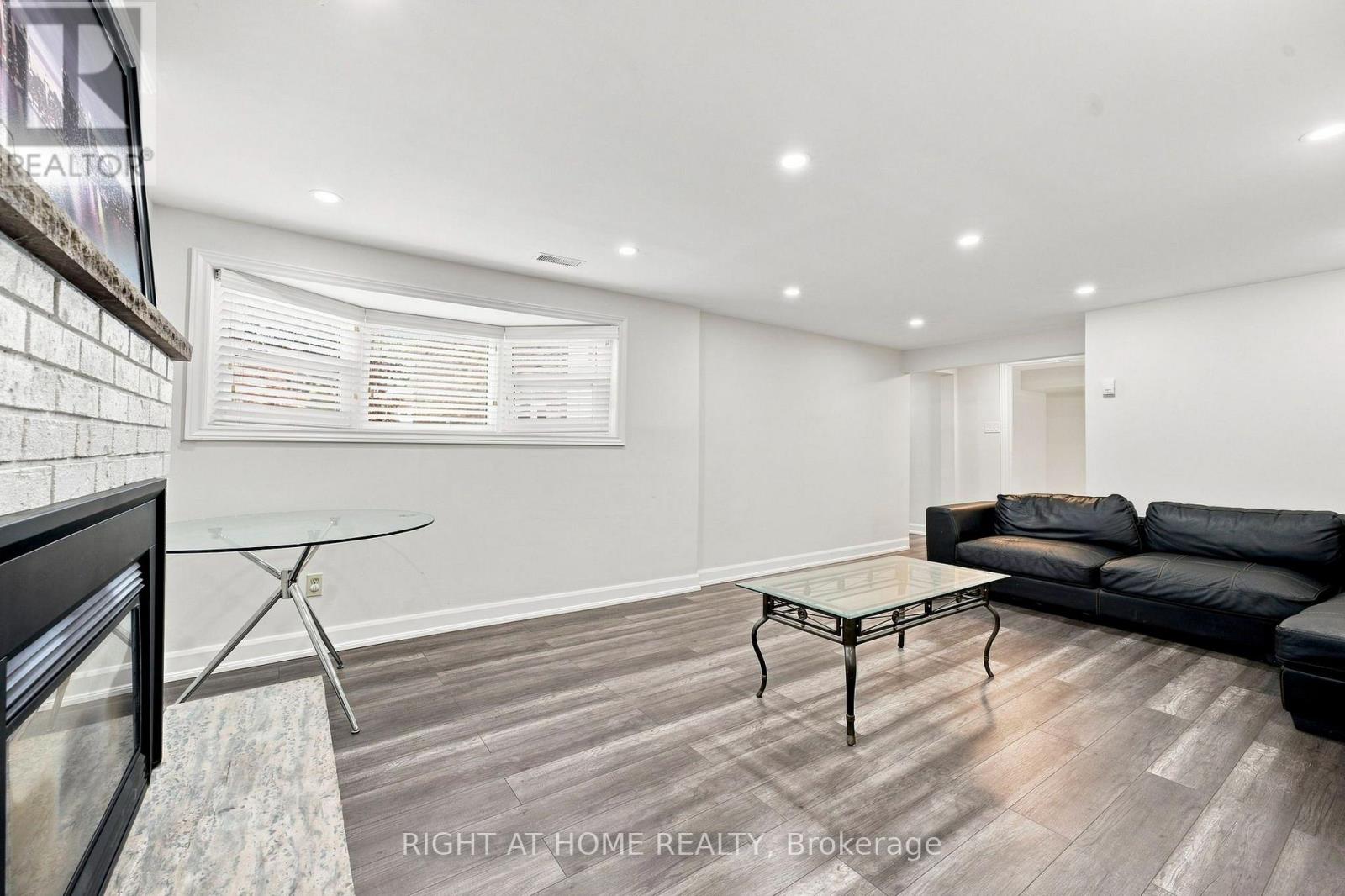 374 Salerno Street, Oshawa, Ontario  L1J 6W3 - Photo 20 - E13654666