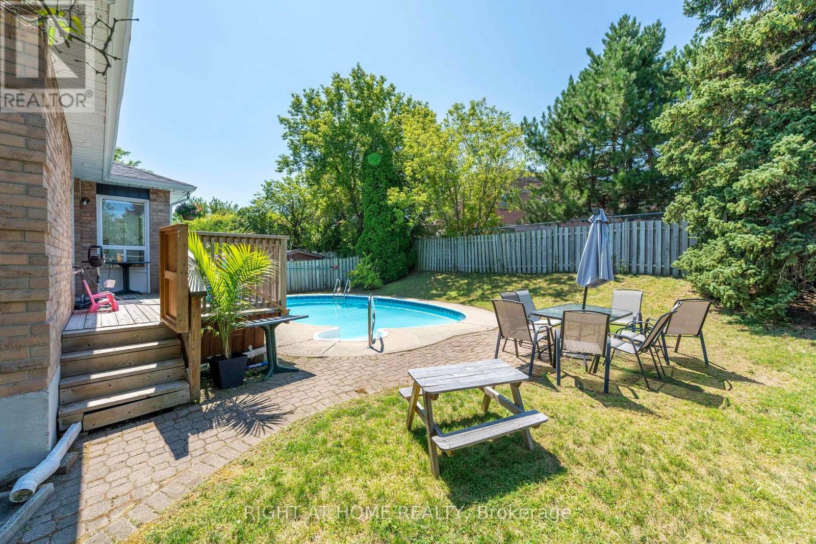374 Salerno Street, Oshawa, Ontario  L1J 6W3 - Photo 25 - E13654666