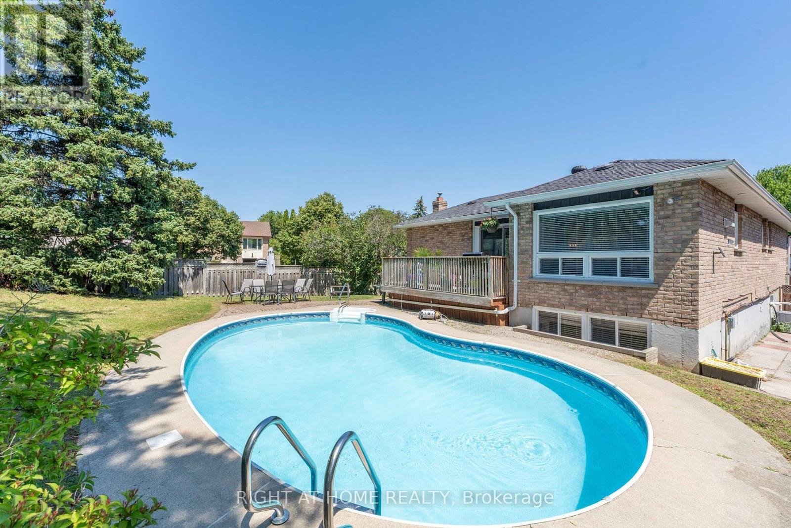 374 Salerno Street, Oshawa, Ontario  L1J 6W3 - Photo 26 - E13654666
