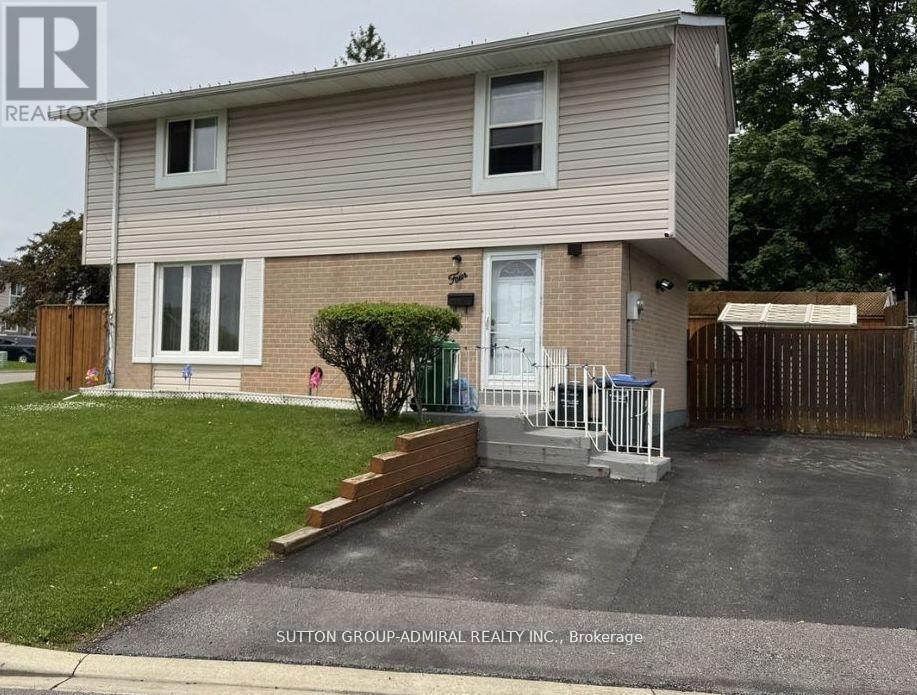 4 HARDCASTLE COURT, Brampton, Ontario
