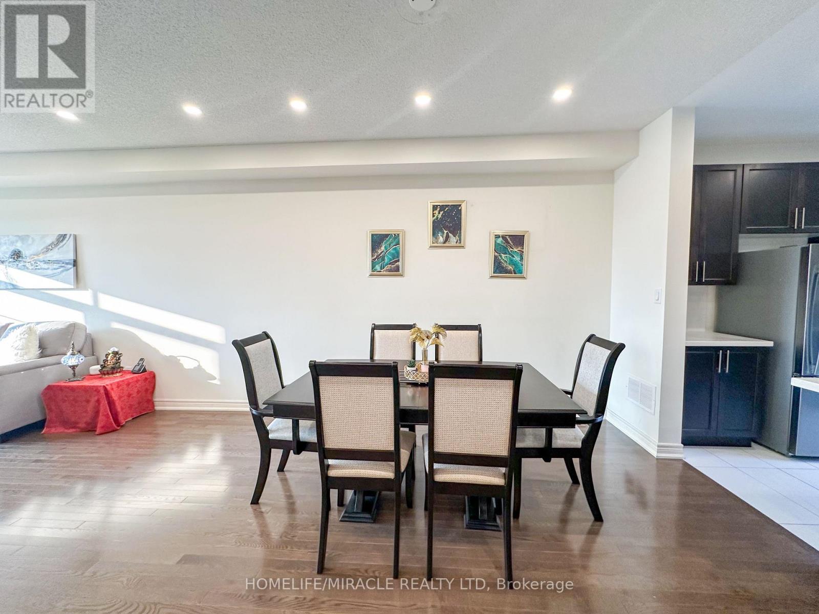 58 Fruitvale Circle, Brampton, Ontario  L7A 5B8 - Photo 6 - W13618542