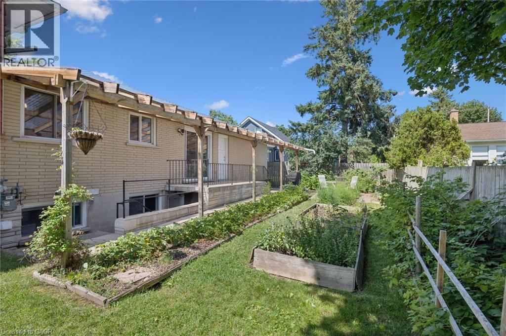 153 Fourth Avenue, Kitchener, Ontario  N2C 1P3 - Photo 39 - 40854392