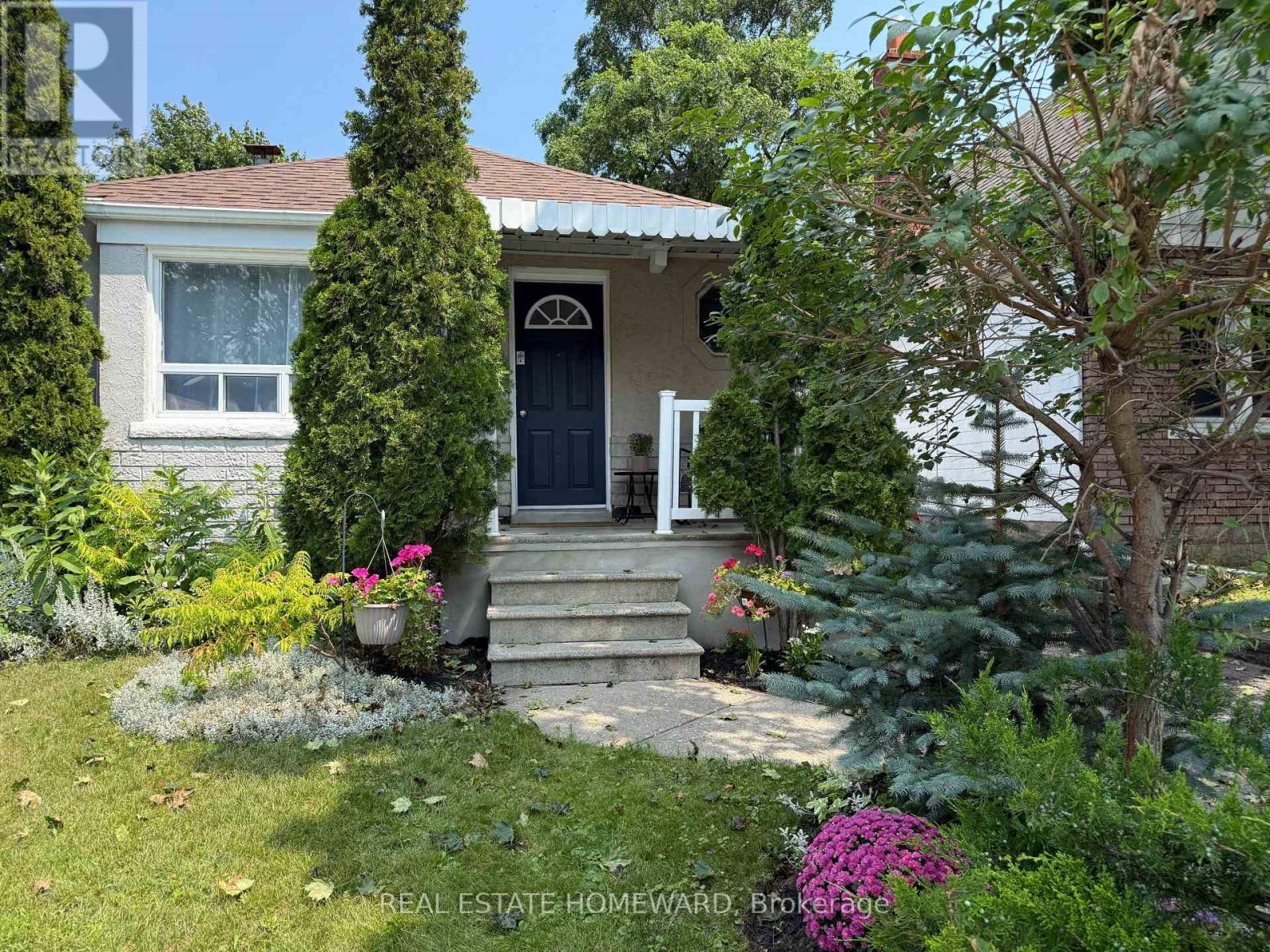<div class="slider-price">$749,999</div><p>59 Manderley Drive, Toronto, Ontario</p>