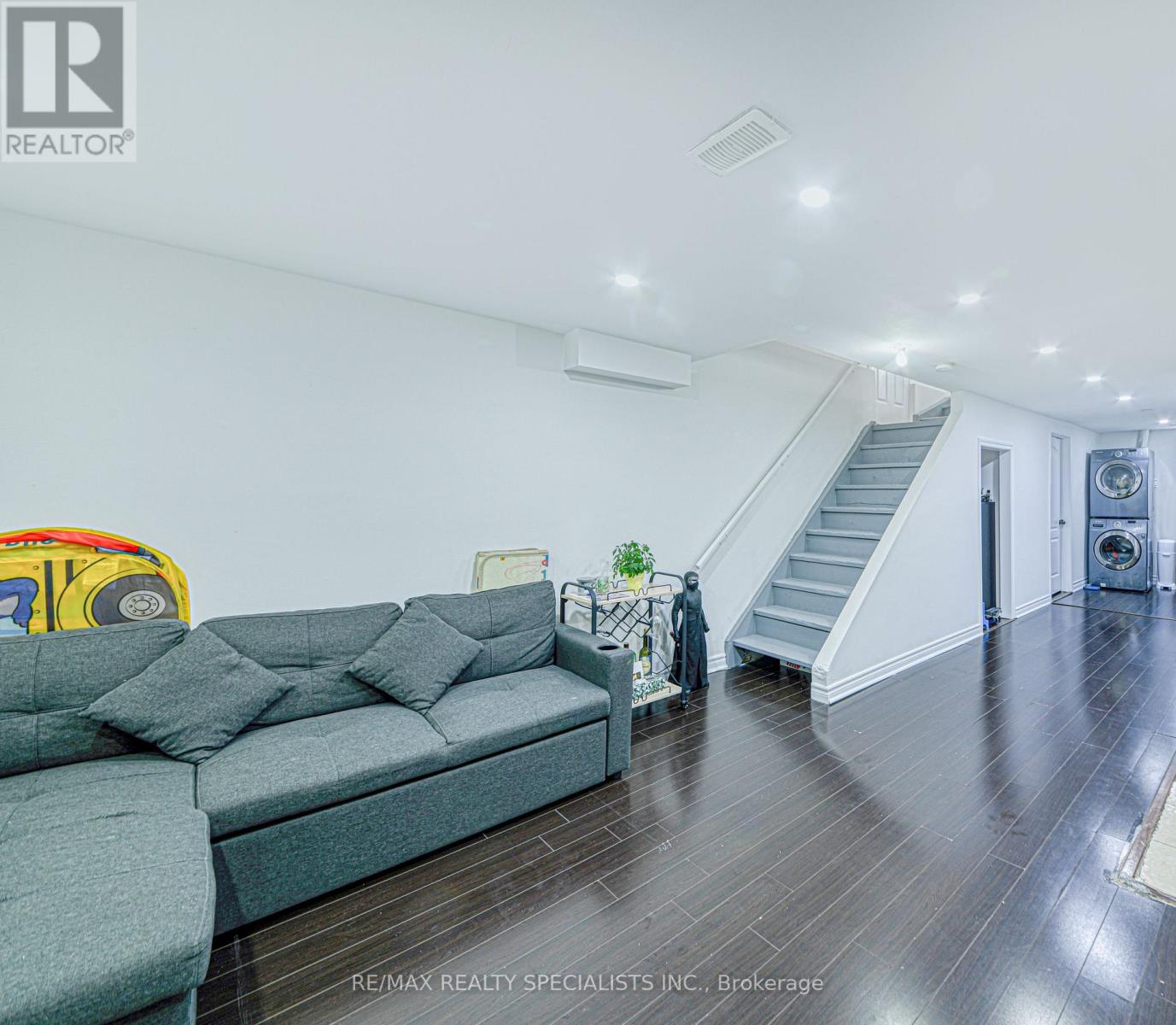 35 Softneedle Avenue, Brampton, Ontario  L6R 1K4 - Photo 17 - W13654506