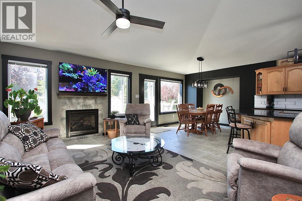 310b Edgewood Close, Camrose, Alberta  T4V 4P9 - Photo 5 - A2326775