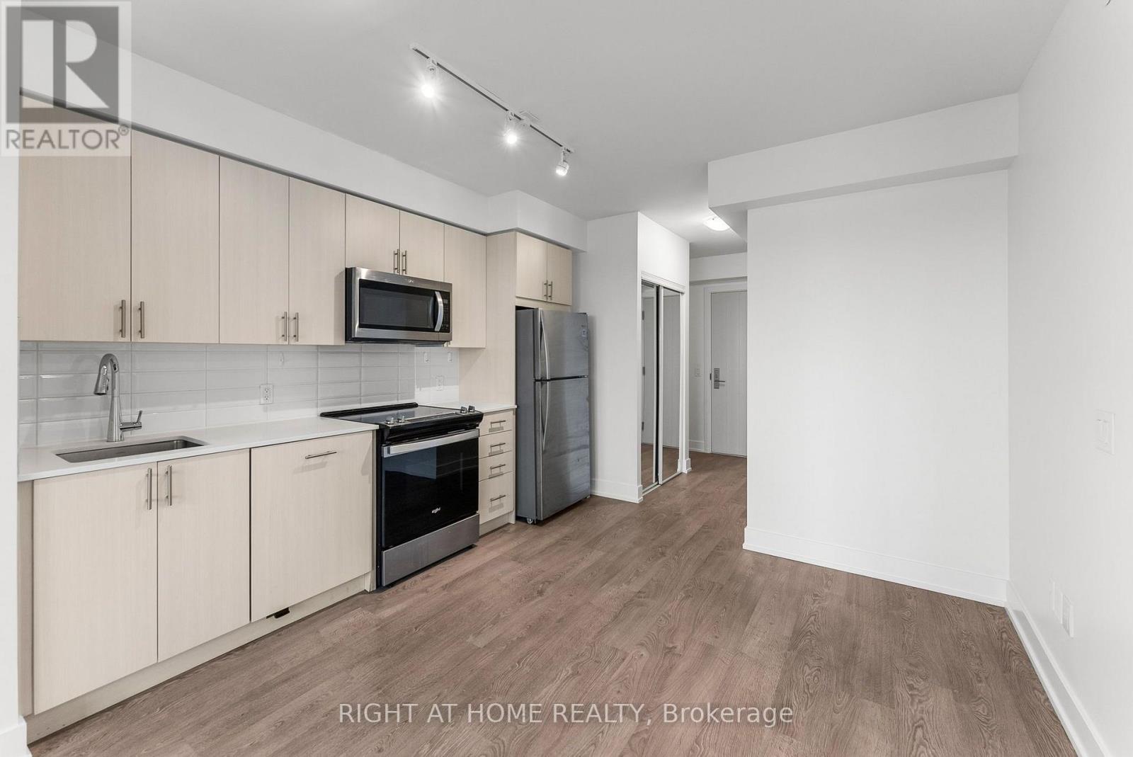 1204 - 2550 Simcoe Street N, Oshawa, Ontario L1L 0R5 - Photo 4 - E13654726