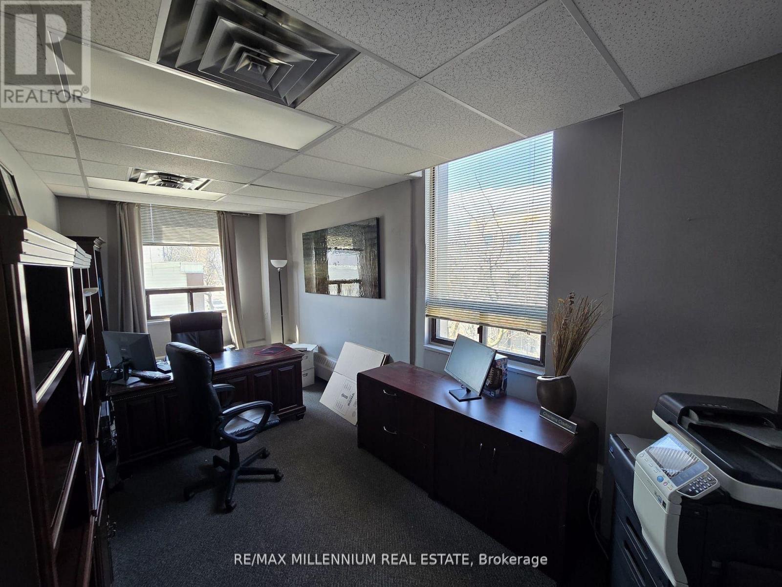 305 - 101 Dundas Street W, Whitby, Ontario  L1N 2M2 - Photo 4 - E13654764