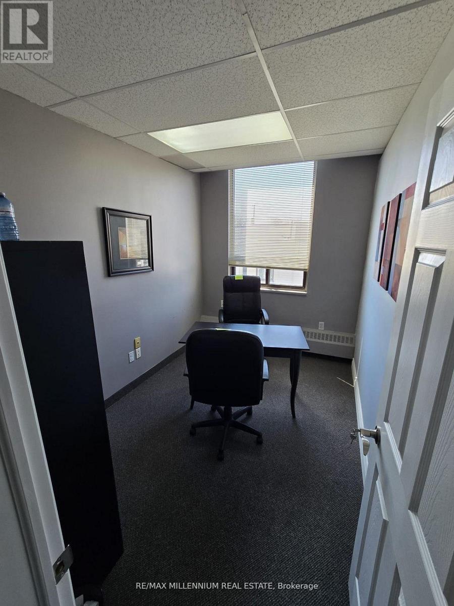 305 - 101 Dundas Street W, Whitby, Ontario  L1N 2M2 - Photo 8 - E13654764