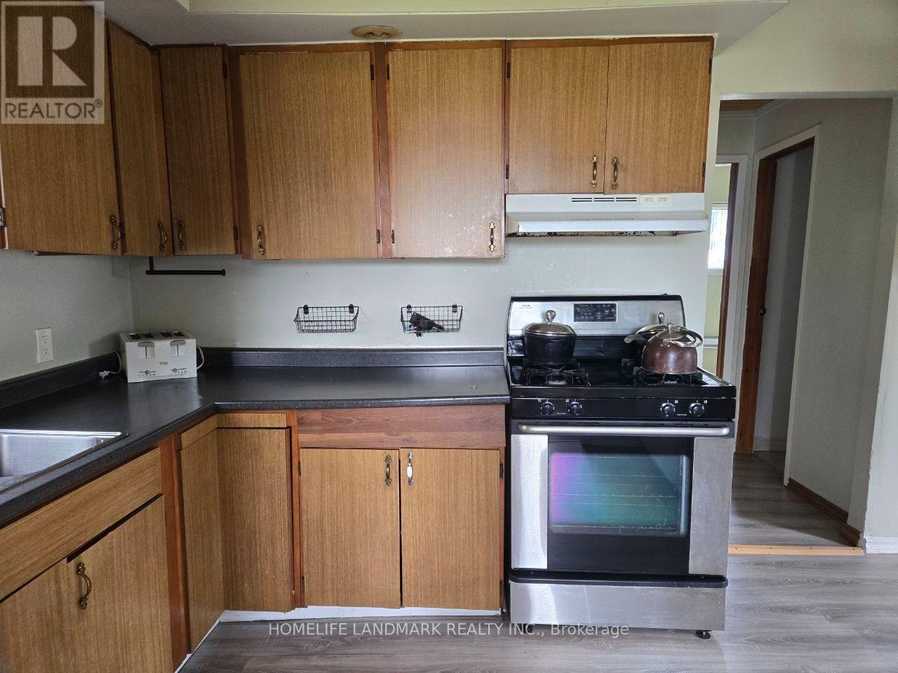 14 Elm Grove Avenue, Richmond Hill, Ontario L4E 2T2 - Photo 10 - N13654692