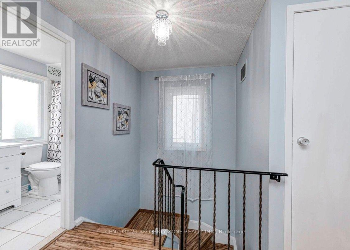 6 Roehampton Crescent W, Brampton, Ontario  L6Y 2R4 - Photo 14 - W13654708