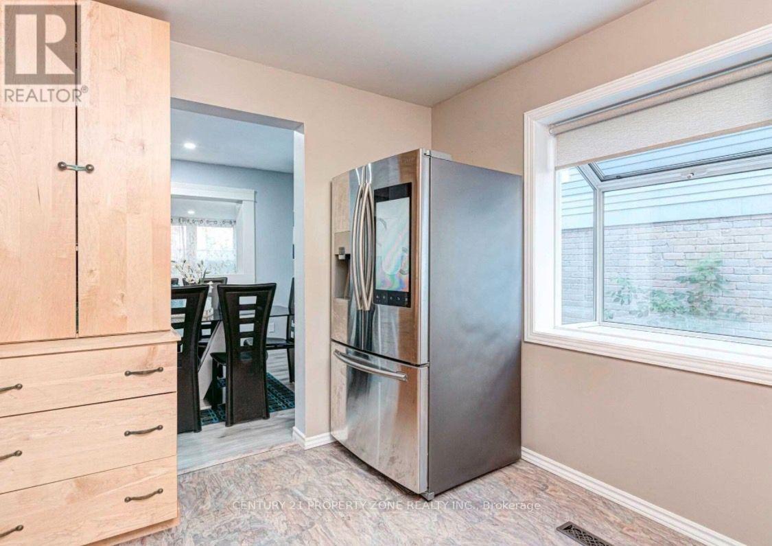 6 Roehampton Crescent W, Brampton, Ontario  L6Y 2R4 - Photo 9 - W13654708
