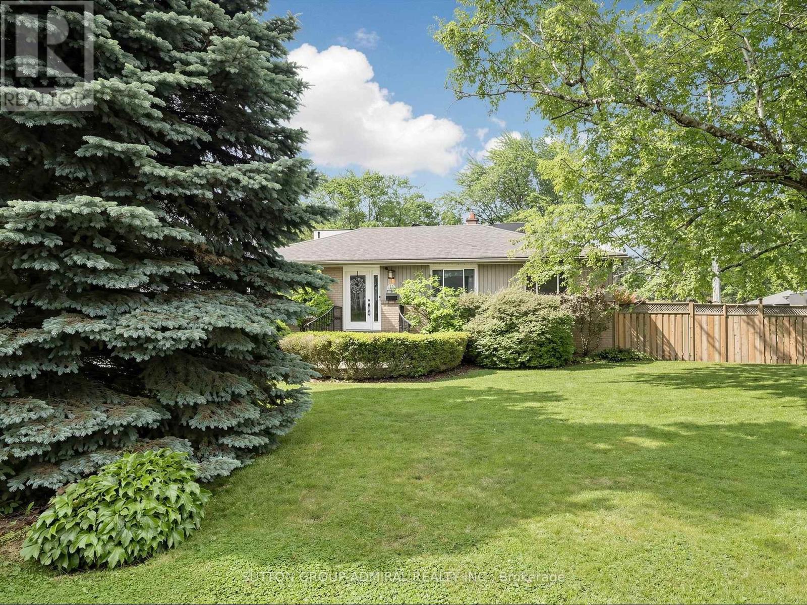 1864 HINDHEAD ROAD, Mississauga, Ontario